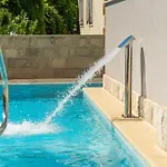 Aura - Comfort 1 With Shared Swimming Pool