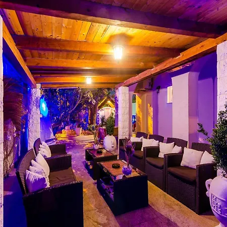 Aura - Comfort 1 With Shared Swimming Pool 아파트