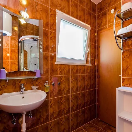 Aura - Comfort 1 With Shared Swimming Pool *