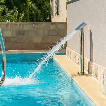 Aura - Comfort 1 With Shared Swimming Pool