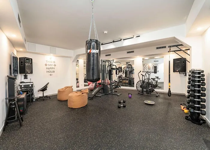 Aura - Comfort 1 With Shared Swimming Pool *