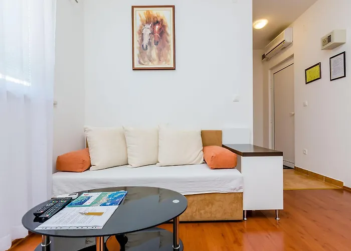 Aura - Comfort 1 With Shared Swimming Pool *