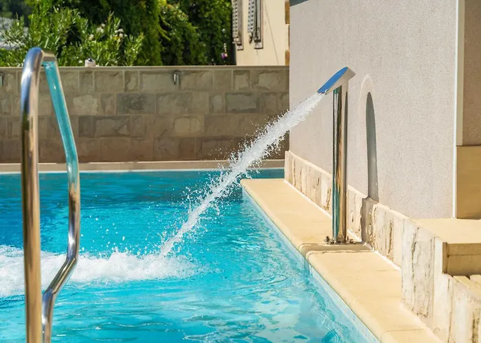 Aura - Comfort 1 With Shared Swimming Pool