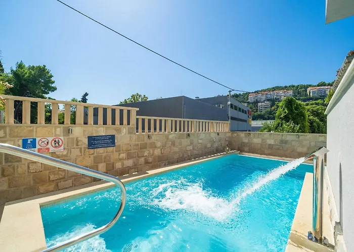 Aura - Comfort 1 With Shared Swimming Pool