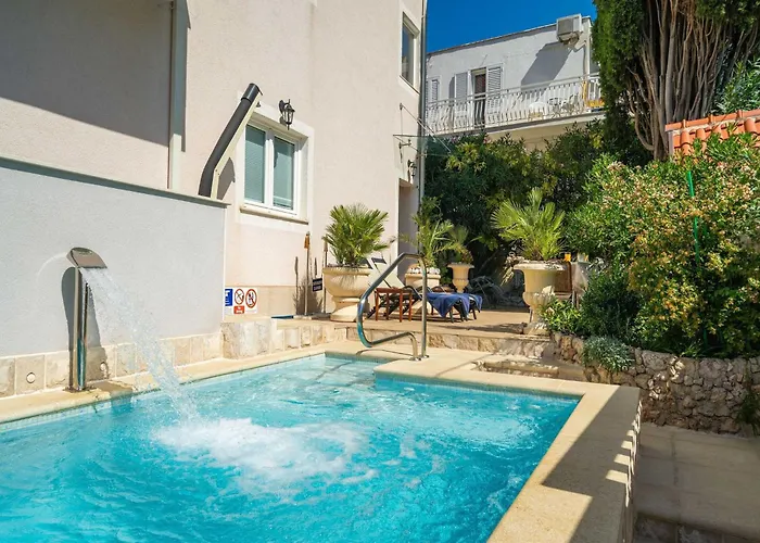 Aura - Comfort 1 With Shared Swimming Pool *