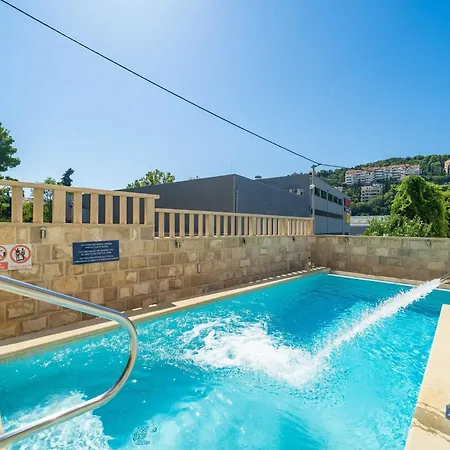 Aura - Comfort 1 With Shared Swimming Pool